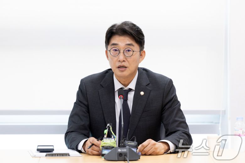 노종면 더불어민주당 언론개혁특별위원회 간사가 5일 서울 여의도 국회 의원회관에서 언론개혁 관련 기자설명회를 갖고 있다. 2025.9.5/뉴스1 ⓒ News1 이승배 기자