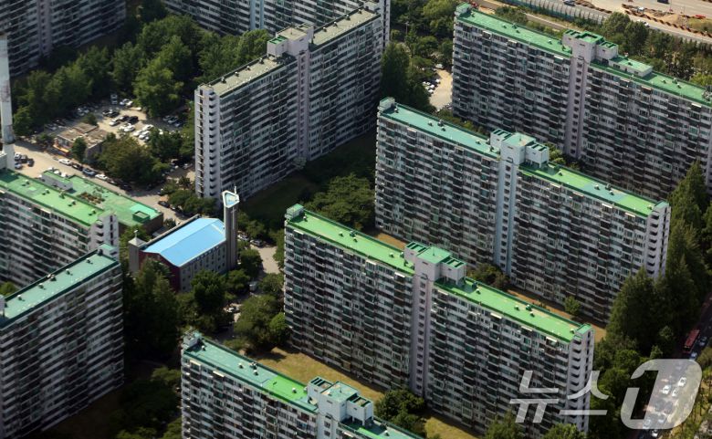 사진은 롯데월드타워전망대에서 본 잠실 주공5단지 모습. /뉴스1 ⓒ News1 김명섭 기자