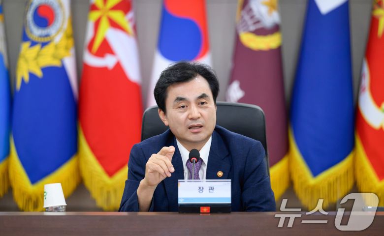 안규백 국방부장관이 5일 서울 용산구 국방부 지휘부회의실에서 군기강 확립 주요지휘관회의를 주관하고 있다. (국방부 제공. 재판매 및 DB 금지) 2025.9.5/뉴스1
