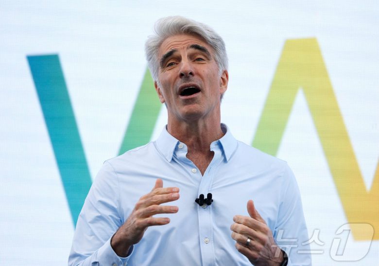 크레이그 페더리기(Craig Federighi) 애플 SW 엔지니어링 담당 수석 부사장 ⓒ AFP=뉴스1