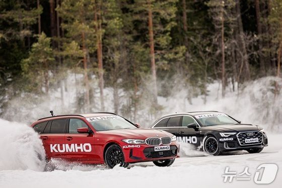 지난 2월 스웨덴 외스테르순드 서킷에서 개최된 '금호 윈터 드라이빙 익스피리언스'에서 금호타이어 겨울용 타이어 '윈터크래프트 WP52+'를 장착한 차량이 스노우 핸들링 구간을 질주하는 모습(금호타이어 제공. 재판매 및 DB 금지). 2025.02.20.