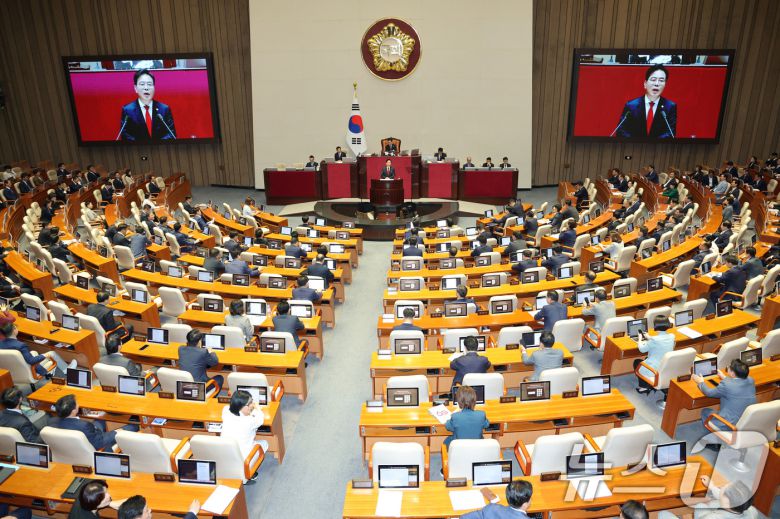 송언석 국민의힘 원내대표가 10일 오전 서울 여의도 국회에서 열린 제429회국회(정기회) 제3차 본회의에서 국정에 관한 교섭단체 대표연설을 하고 있다. 2025.9.10/뉴스1 ⓒ News1 신웅수 기자