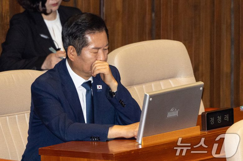 정청래 더불어민주당 대표가 10일 오전 서울 여의도 국회에서 열린 제429회국회(정기회) 제3차 본회의에 참석해 있다. ⓒ News1 이승배 기자