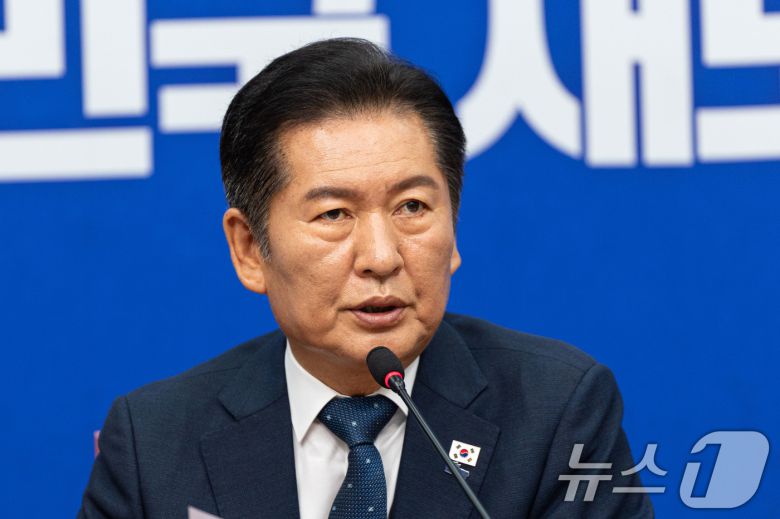 정청래 더불어민주당 대표가 12일 서울 여의도 국회에서 최고위원회의를 주재하고 있다. 2025.9.12/뉴스1 ⓒ News1 이승배 기자