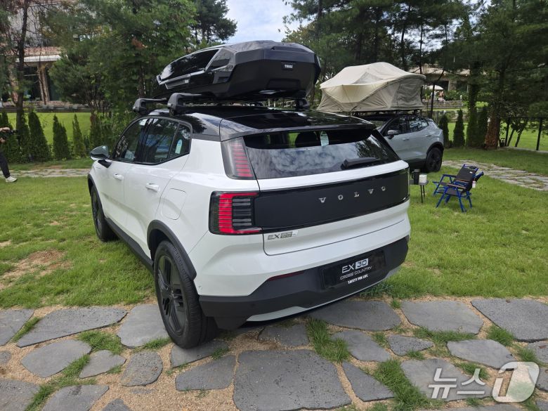 지난 8일 경기 남양주에서 촬영한 볼보자동차 소형 순수 전기 스포츠유틸리티차(SUV) 크로스컨트리 모델 'EX30CC'의 모습. 2025.09.08/뉴스1 김성식 기자