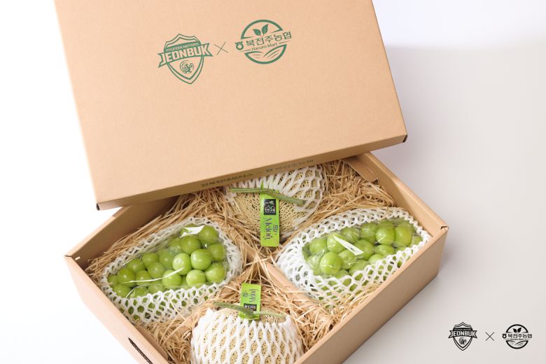 전북현대가 지역 파트너사 북전주농협 하나로마트와 협력해 특별한 선물세트를 출시했다. (전북현대 제공)