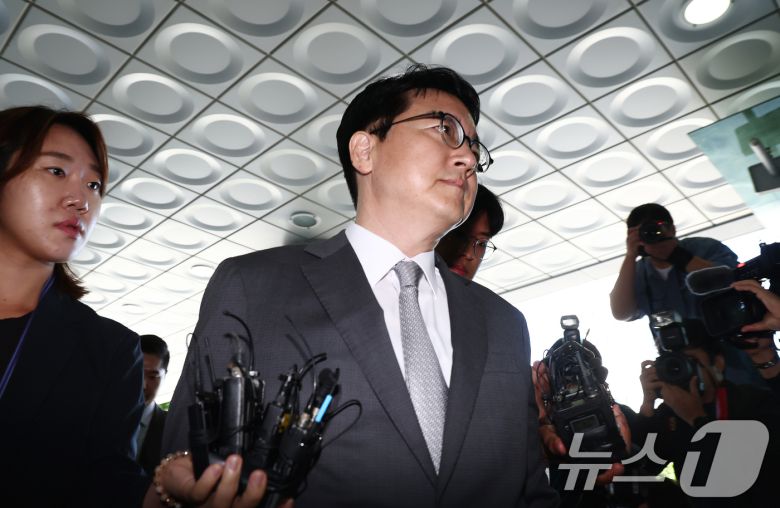 심우정 전 검찰총장이 21일 오전 서울 서초구 서울고등검찰청에 마련된 내란 특검팀(특별검사 조은석) 사무실에 피고발인 신분으로 조사를 받기 위해 출석하고 있다. 2025.9.21/뉴스1 ⓒ News1 김민지 기자