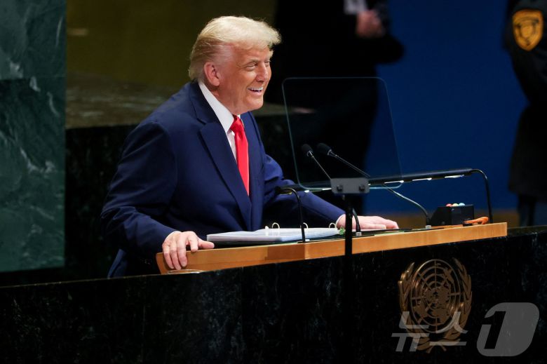 도널드 트럼프 미국 대통령이 23일 미국 뉴욕 유엔본부에서 열린 제80차 유엔총회에서 연설하고 있다. 2025.9.23 ⓒ 로이터=뉴스1 ⓒ News1 강민경 기자