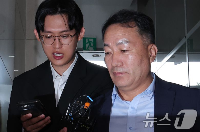 김계환 전 해병대 사령관이 23일 서울 서초구 순직 해병 특검(특별검사 이명현) 사무실에 조사를 받기 위해 피의자 신분으로 출석하고 있다. 2025.9.23/뉴스1 ⓒ News1 김성진 기자