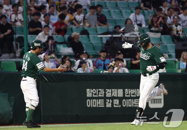 SSG 랜더스 류효승(오른쪽). 2025.9.5/뉴스1 ⓒ News1 김성진 기자