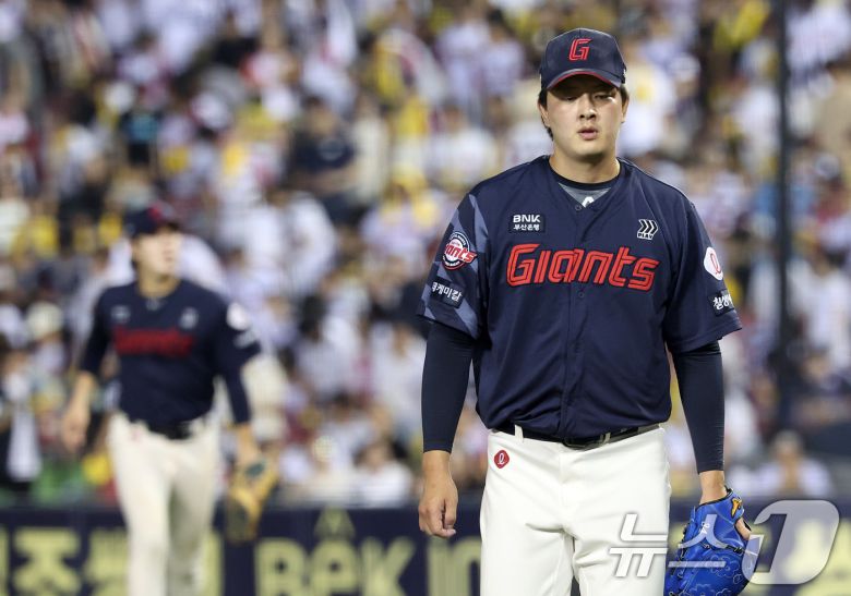 롯데 자이언츠 마무리 투수 김원중. 2025.8.21/뉴스1 ⓒ News1 김성진 기자