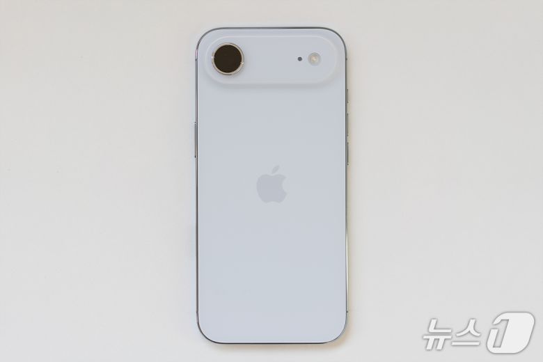 '아이폰 에어'는 재미로도 미학적으로도 깔끔하지만, 인류는 아직 '플래토'를 받아들일 준비가 안 됐다. 2025.9.26/뉴스1 ⓒ News1 이기범 기자