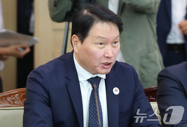 최태원 대한상공회의소 회장이 5일 서울 종로구 정부서울청사에서 열린 2025년 APEC 정상회의 제8차 준비위원회 회의에서 발언을 하고 있다. 2025.9.5/뉴스1 ⓒ News1 임세영 기자