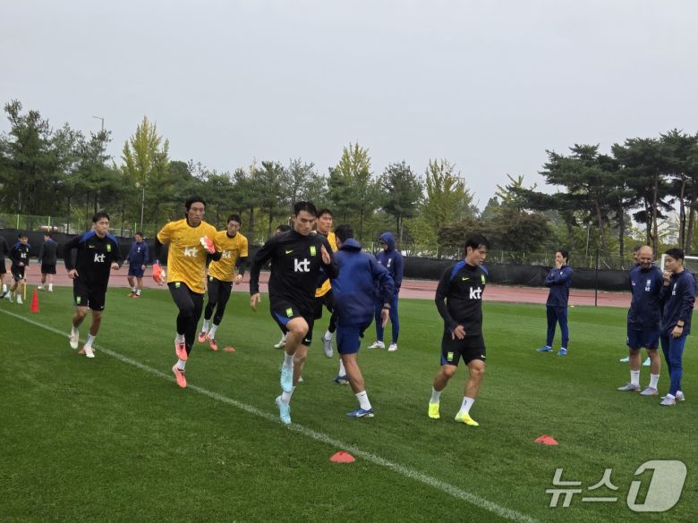 브라질전 대비 훈련을 시작한 홍명보호ⓒ News1 안영준 기자