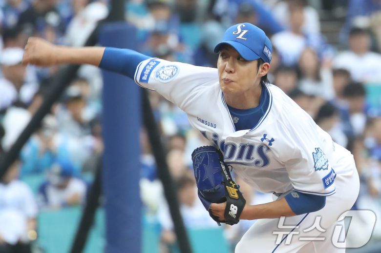 7일 오후 대구 삼성라이온즈파크에서 열린 프로야구 2025 신한 SOL뱅크 KBO 와일드카드 결정전 2차전, 삼성 라이온즈와 NC 다이노스의 경기에서 삼성 선발 원태인이 역투하고 있다. 2025.10.7/뉴스1 ⓒ News1 공정식 기자
