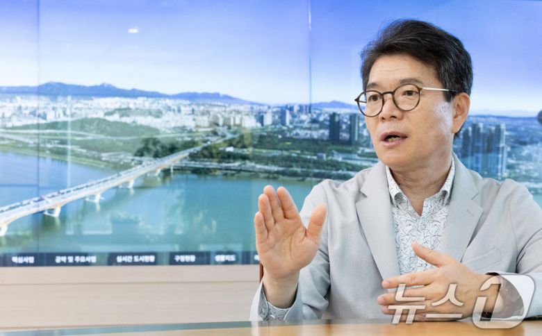 정원오 서울 성동구청장이 21일 서울 성동구청에서 뉴스1과 인터뷰하고 있다. ⓒ News1 이승배 기자