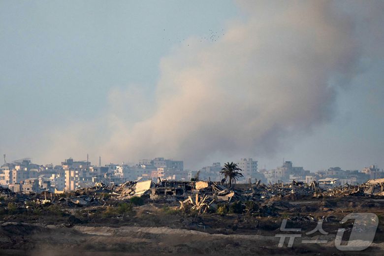이스라엘의 공격으로 지난 9월 18일(현지시간) 가자지구에서 연기가 피어오르고 있다. 2025.9.18 ⓒ AFP=뉴스1 ⓒ News1 김경민 기자