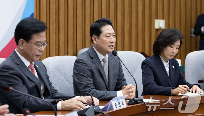 장동혁 국민의힘 대표가 10일 서울 여의도 국회에서 열린 '지방선거총괄기획단' 제1차 전체회의에서 모두발언하고 있다. 2025.10.10/뉴스1 ⓒ News1 이승배 기자