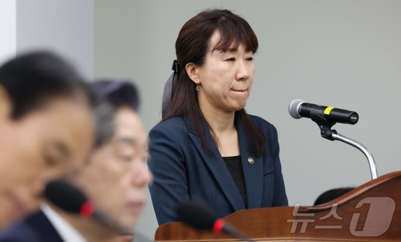 강윤진 국가보훈부 차관이 16일 세종시 정부세종청사에서 열린 국회 정무위원회의 국가보훈부에 대한 국정감사에서 위원들의 질의에 답하고 있다. 2025.10.16/뉴스1 ⓒ News1 김기남 기자