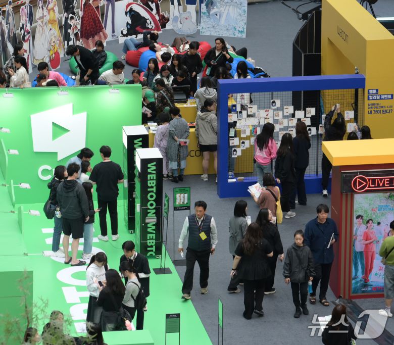 20일 서울 송파구 롯데월드몰에서 열린 '2025 월드 웹툰 페스티벌'에 네이버웹툰이 '컷츠' 전시 부스를 열었다. 2025.10.20. (네이버웹툰 제공. 재판매 및 DB금지)