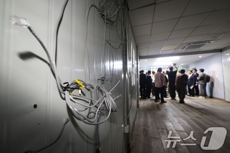 22일(현지시간) 캄보디아 프놈펜 외곽 온라인스캠범죄로 단속된 건물의 모습. 2025.10.22/뉴스1 ⓒ News1 김도우 기자