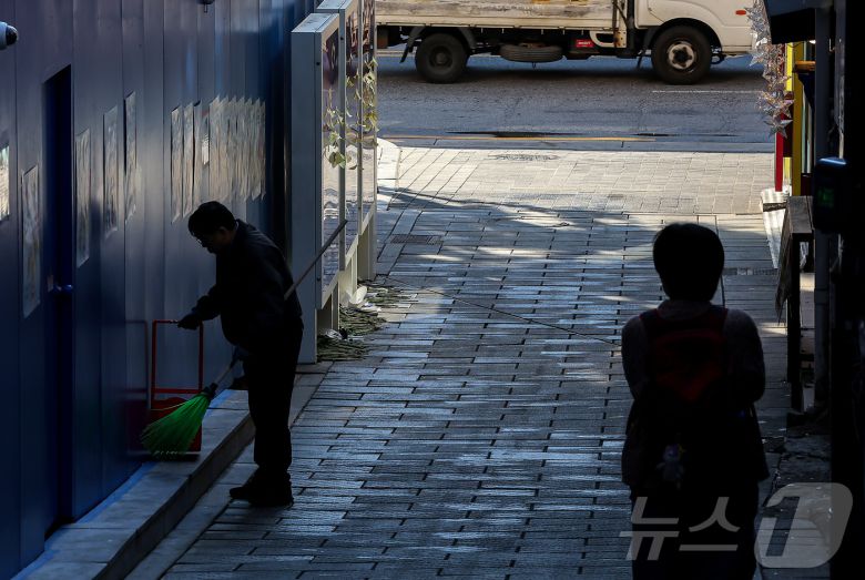 10.29 이태원 참사 3주기를 하루 앞둔 28일 서울 용산구 이태원참사 골목이 썰렁한 모습을 보이고 있다. 2025.10.28/뉴스1 ⓒ News1 김진환 기자