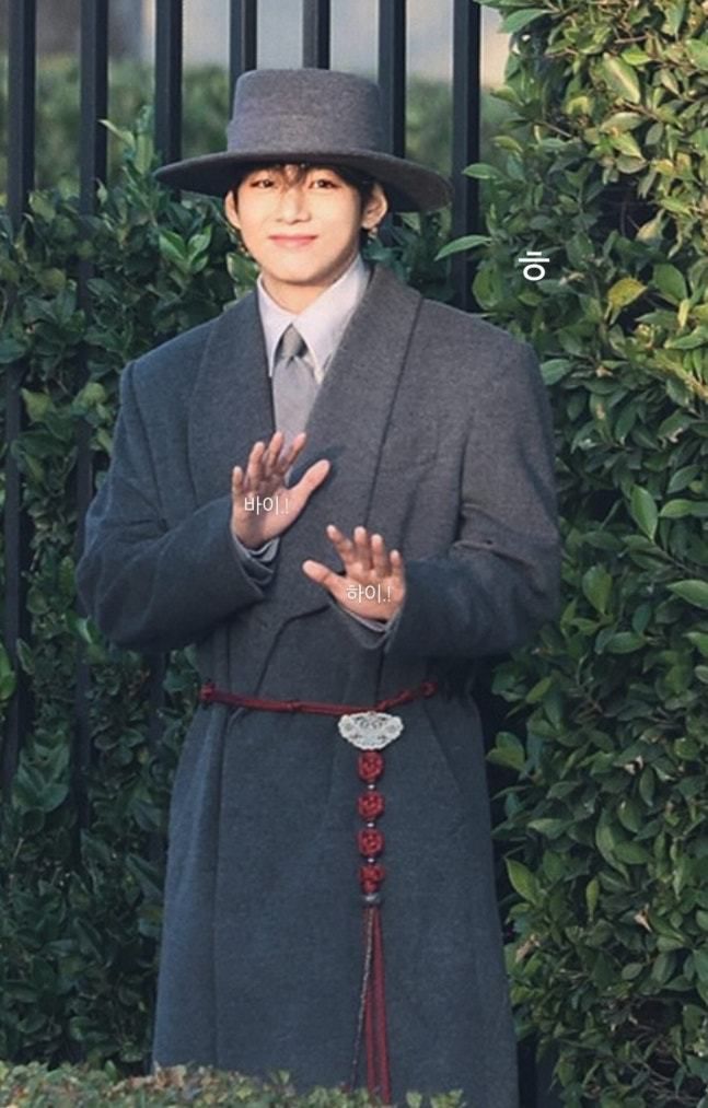 뷔 / 인스타그램, 보그 홈페이지 캡처