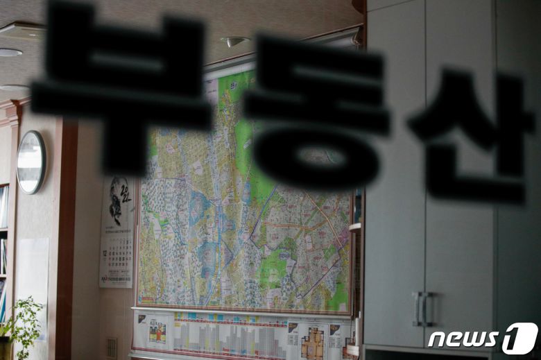 서울 강북구 미아뉴타운의 한 공인중개사무소./뉴스1 ⓒ News1 안은나 기자