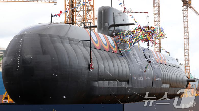 22일 오후 경남 거제 한화오션 거제사업장에서 장보고-Ⅲ Batch-Ⅱ 1번함인 장영실함 진수식이 열리고 있다. 2025.10.22/뉴스1 ⓒ News1 윤일지 기자