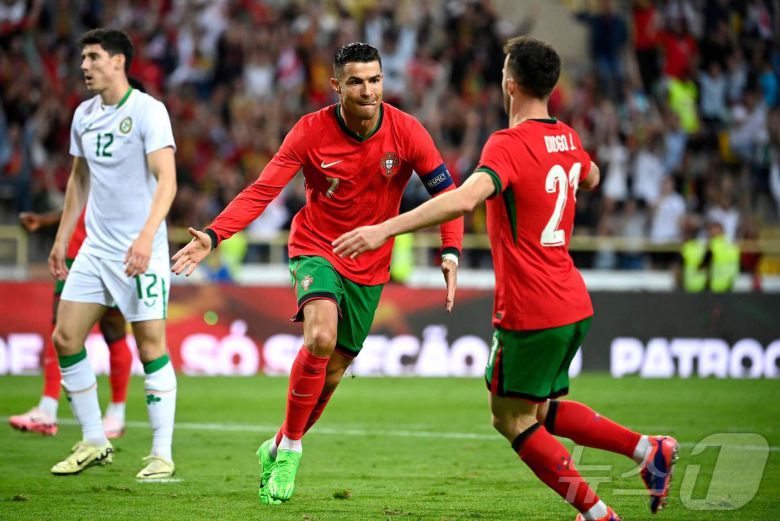 호날두(왼쪽)와 조타ⓒ AFP=뉴스1