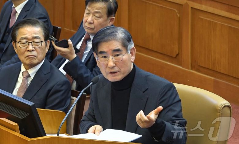 김용현 전 국방부 장관이 1월 23일 오후 서울 종로구 헌법재판소에서 열린 윤석열 대통령 탄핵심판 4차변론에 증인으로 출석해 발언하고 있다. (헌법재판소 제공) 2025.1.23/뉴스1