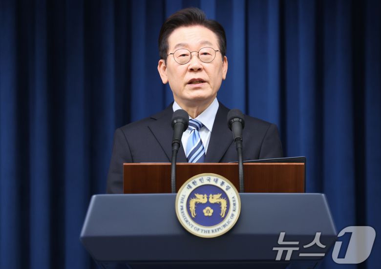 이재명 대통령이 14일 서울 용산 대통령실 청사에서 한·미 팩트시트 타결 결과를 발표하고 있다. 2025.11.14/뉴스1 ⓒ News1 허경 기자