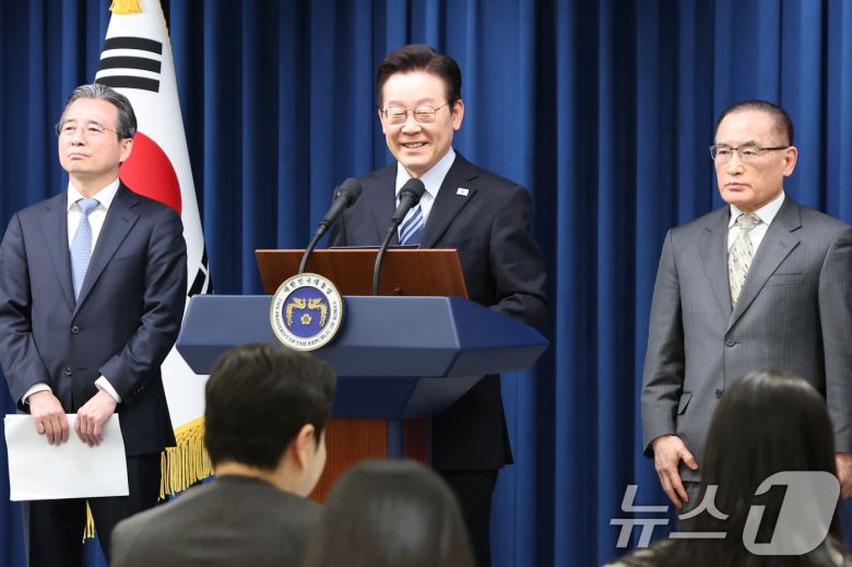 이재명 대통령이 14일 서울 용산 대통령실 청사에서 한·미 팩트시트 타결 관련 발표를 하고 있다. 2025.11.14/뉴스1 ⓒ News1 허경 기자