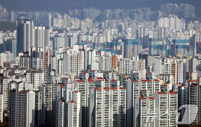 서울의 아파트 모습. 2025.11.13/뉴스1 ⓒ News1 김명섭 기자