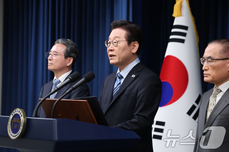 이재명 대통령이 14일 서울 용산 대통령실 청사에서 한·미 팩트시트 타결 결과를 발표하고 있다. 2025.11.14/뉴스1 ⓒ News1 허경 기자