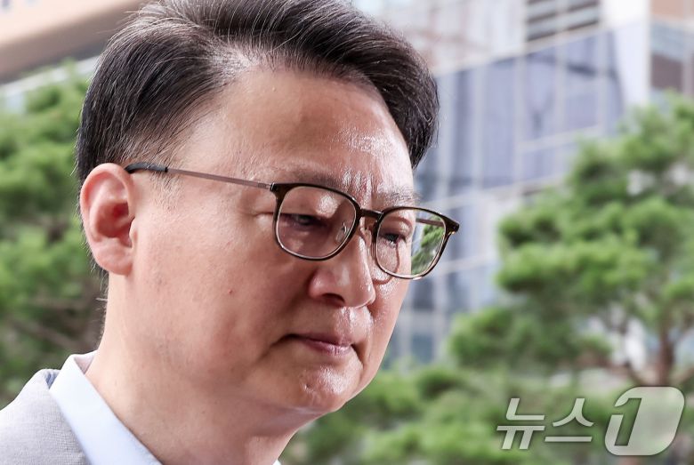 구세현 전 웰바이오텍 대표이사가 지난 7월 13일 서울 종로구 윤석열 전 대통령의 부인 김건희 여사 관련 의혹을 수사하는 민중기 특별검사팀 사무실에 조사를 받기 위해 출석하고 있다. 2025.7.13/뉴스1 ⓒ News1 김성진 기자