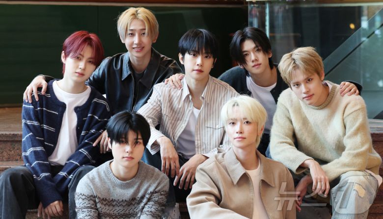 그룹 뉴비트(NEWBEAT) 멤버들. 김태양(왼쪽 위부터 시계방향), 최서현, 박민석, 홍민성, 전여여정, 조윤후, 김리우 ⓒ News1 박지혜 기자