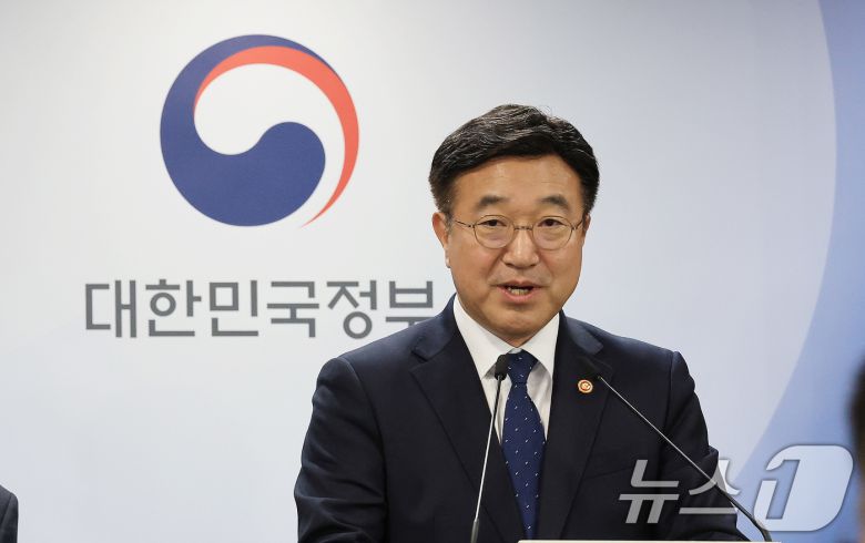 윤호중 행정안전부 장관이2025.11.11/뉴스1 ⓒ News1 임세영 기자