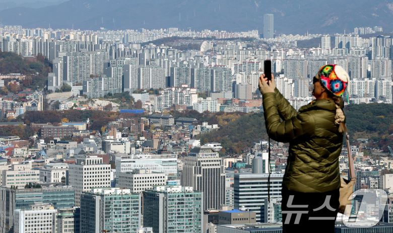 서울 중구 남산에서 바라본 아파트 단지의 모습. (자료사진) /뉴스1 ⓒ News1 이호윤 기자