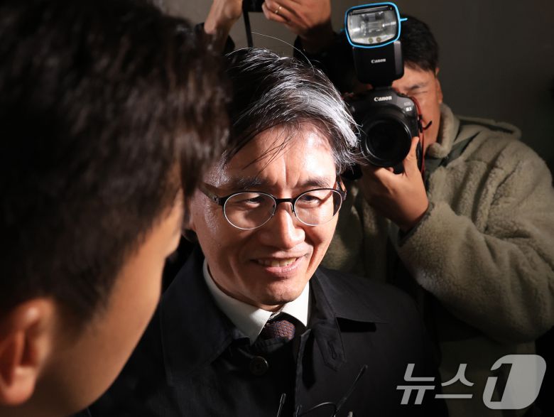 오동운 고위공직자범죄수사처장이 지난 1일 서울 서초구 순직해병 특검 사무실에 피의자 신분으로 조사를 받기 위해 출석하고 있다. 2025.11.1/뉴스1 ⓒ News1 이호윤 기자