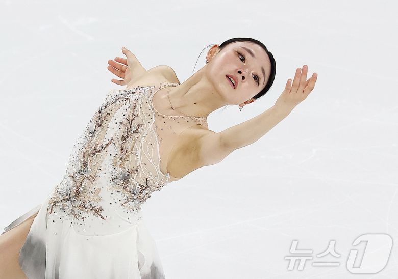 김채연(경기도빙상경기연맹)이 30일 서울 양천구 목동아이스링크에서 열린 2025 KB금융 전국남녀 피겨스케이팅 회장배 랭킹대회 여자 싱글 프리 프로그램 연기를 펼치고 있다. 2025.11.30/뉴스1 ⓒ News1 김진환 기자
