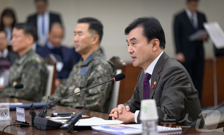 안규백 국방부 장관이 3일 오후 서울 용산구 국방부 청사에서 열린 전군주요지휘관회의에 참석해 발언 하고 있다. (국방부 제공. 재판매 및 DB 금지) 2025.12.3/뉴스1