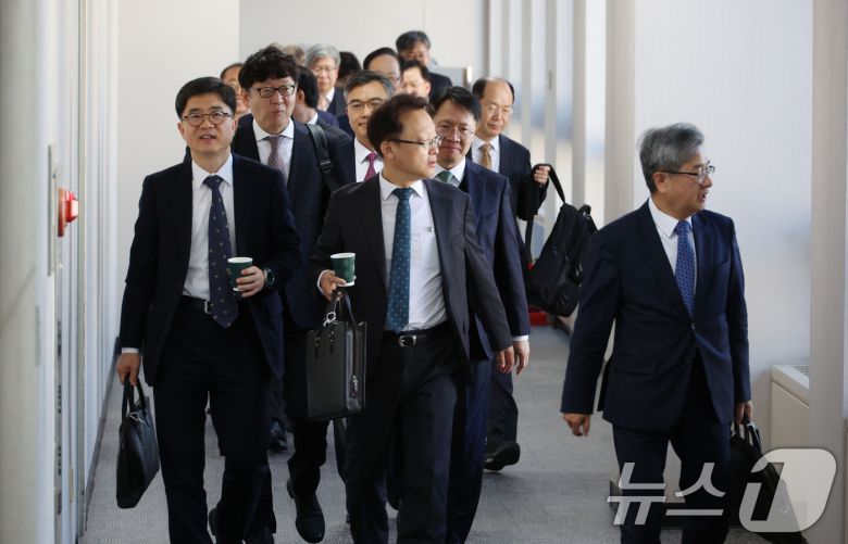 전국의 법원장들이 5일 오후 서울 서초구 대법원에서 열린 전국법원장회의에 참석하고 있다. (공동취재) 2025.12.5/뉴스1 ⓒ News1 장수영 기자