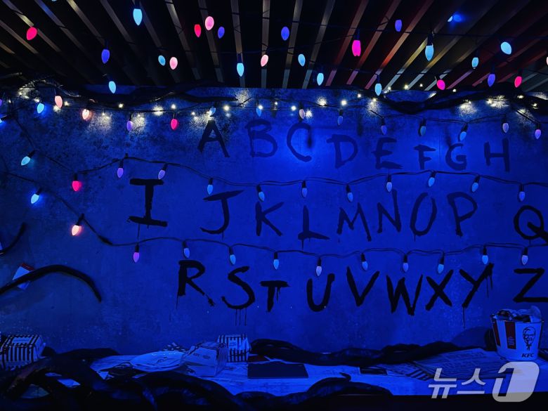 점멸 전구 오더코드 미션 이벤트를 진행하고 있다. 2025.12.4/뉴스1 박혜연 기자 ⓒ 뉴스1