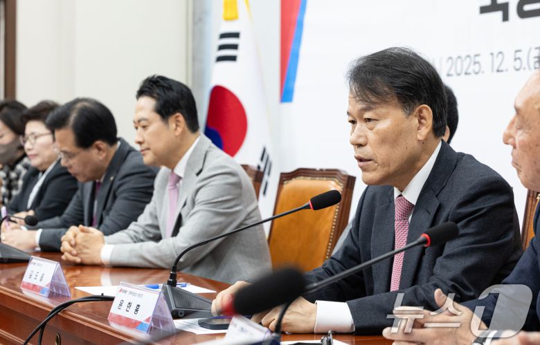 윤한홍 국민의힘 의원이 5일 서울 여의도 국회에서 열린 '혼용무도' 이재명정권 6개월 국정평가 회의에서 발언하고 있다. 2025.12.5/뉴스1 ⓒ News1 이승배 기자