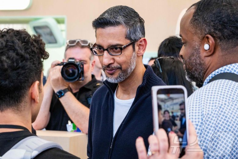순다르 피차이 구글 CEO. US-INTERNET-SOFTWARE-COMPUTERS-AI-GOOGLE ⓒ AFP=뉴스1