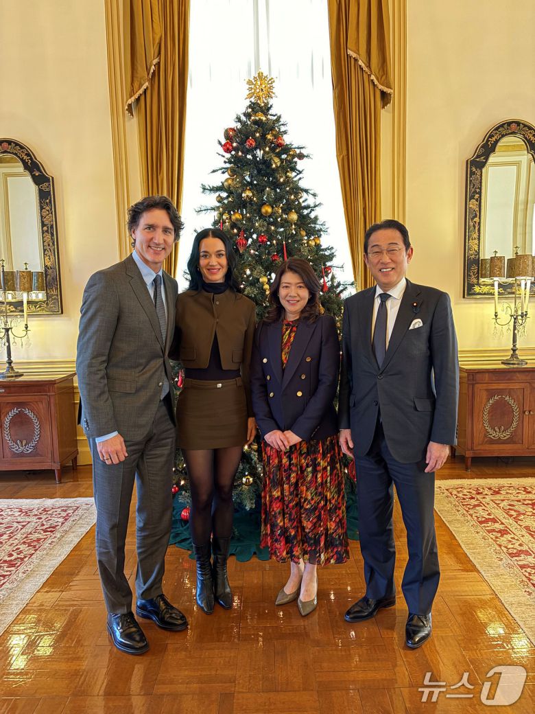 왼쪽부터 저스틴 트뤼도 전 캐나다 총리, 팝스타 케이티 페리, 기시다 유코 여사, 기시다 후미오 전 일본 총리 (출처=기시다 후미오 전 총리 엑스(X) 계정)