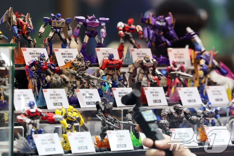 5일 오후 경기도 고양시 일산서구 킨텍스(KINTEX)에서 열린 '애니메이션 X 게임 페스티벌(AGF) 2025'에 피규어가 진열돼 있다. 2025.12.5/뉴스1 ⓒ News1 황기선 기자