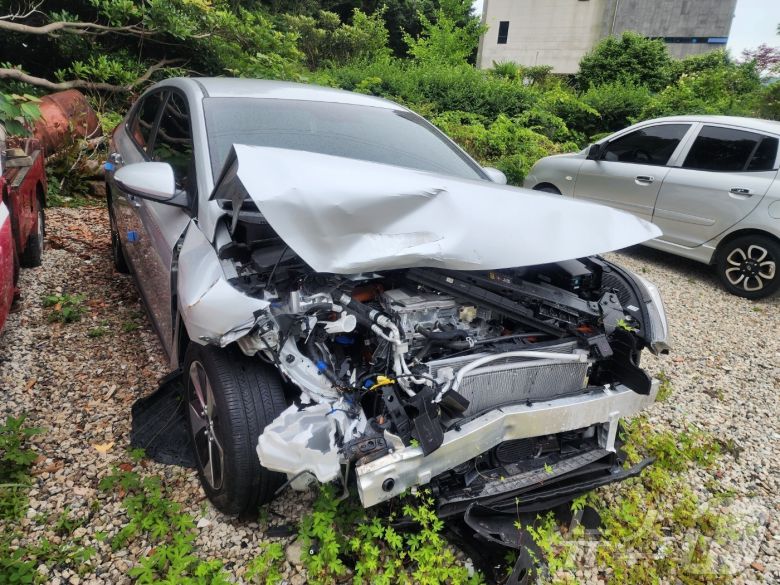 전남 여수시청 비서실장이 몰다 사고낸 관용차.(독자 제공. 재판매 및 DB 금지) ⓒ News1