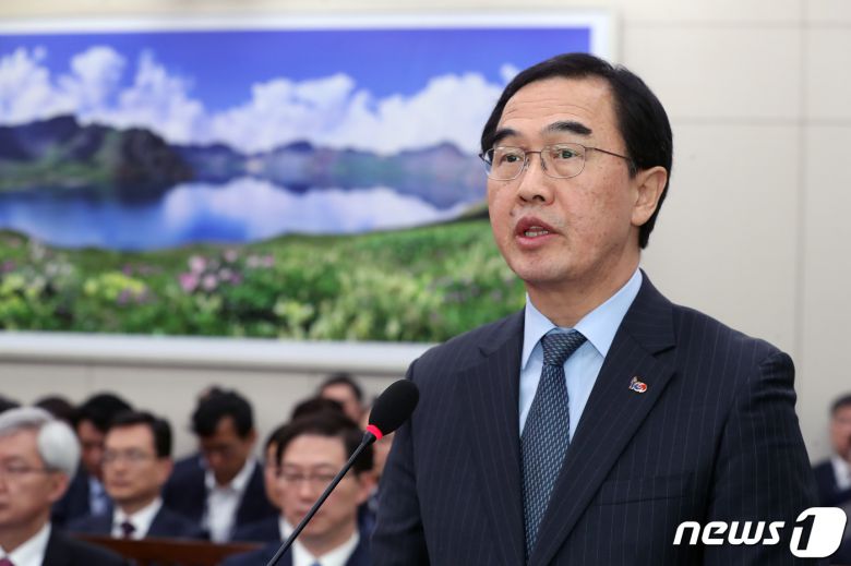 조명균 통일부 장관이 18일 오후 서울 여의도 국회에서 열린 외교통일위원회 전체회의에서 업무보고를 하고 있다. 2019.3.18/뉴스1 ⓒ News1 임세영 기자